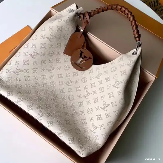 WIS VUITTON CARMEL LOUIS 0514